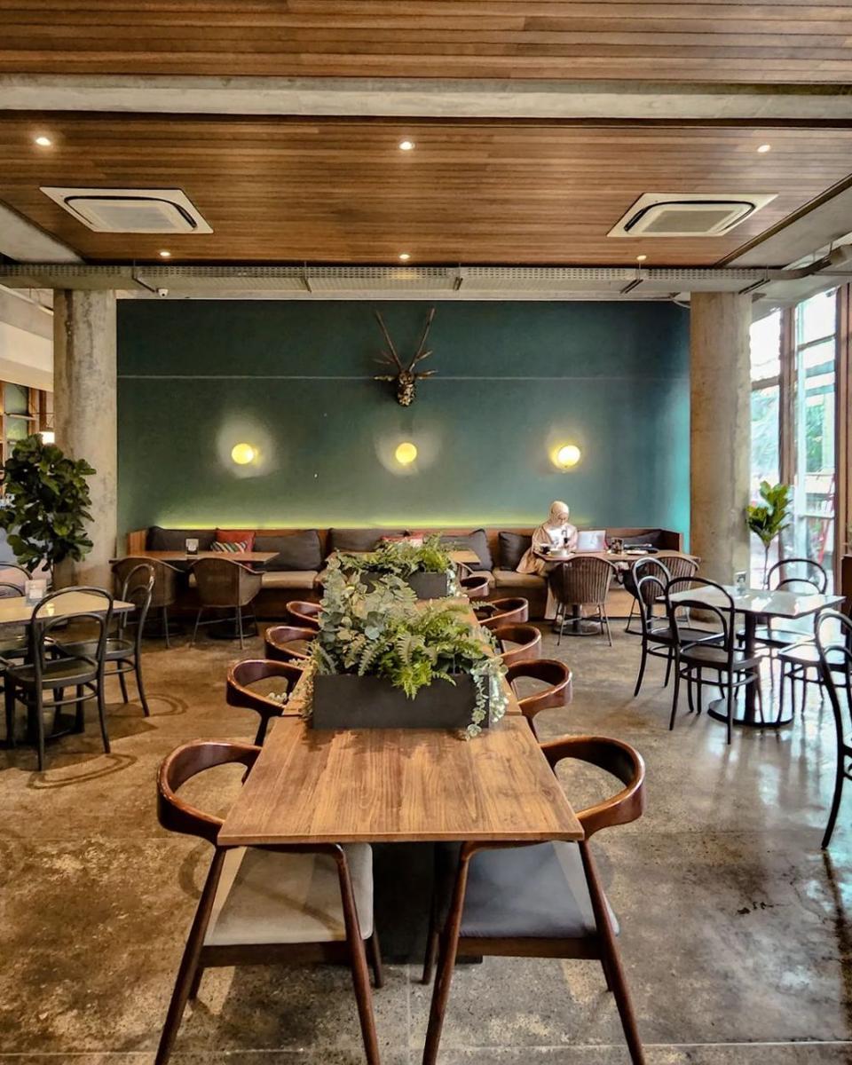5 Kafe Bernuansa Klasik di Bandung, Cocok untuk Dinner