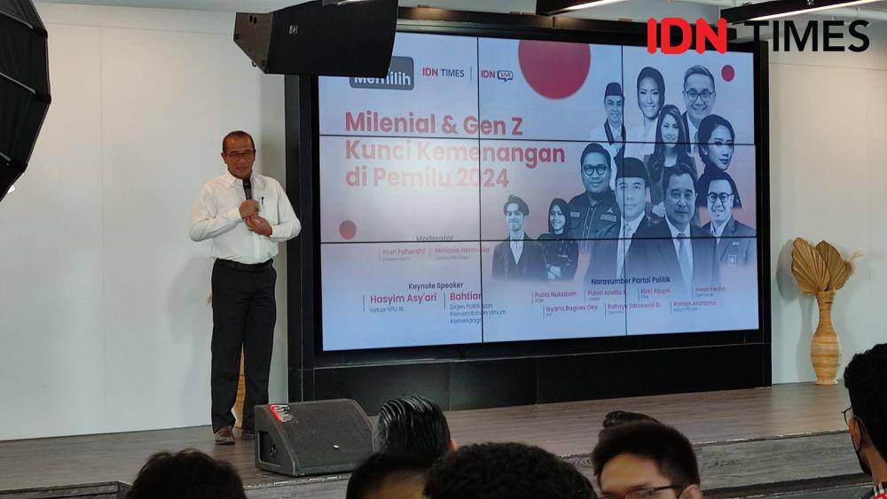 Ketua KPU, Hasyim Asy'ari dalam acara peluncuran microsite #GenZMemilih dan Talkshow "Milenial dan Gen Z Kunci Kemenangan di Pemilu 2024". (IDN Times/Yosafat Diva Bayu Wisesa)