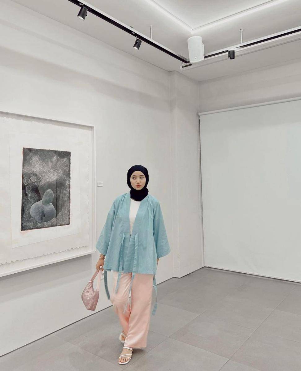 Baju kondangan ala Anselma (instagram.com/ansellmaputri)