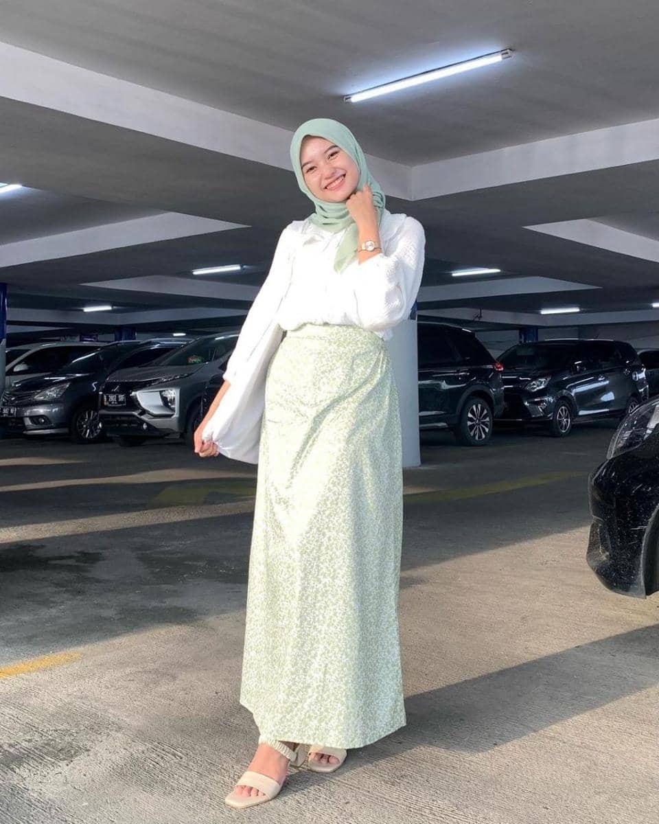 Padanan untuk busana kondangan ala Siska Amera (instagram.com/siskaamera)