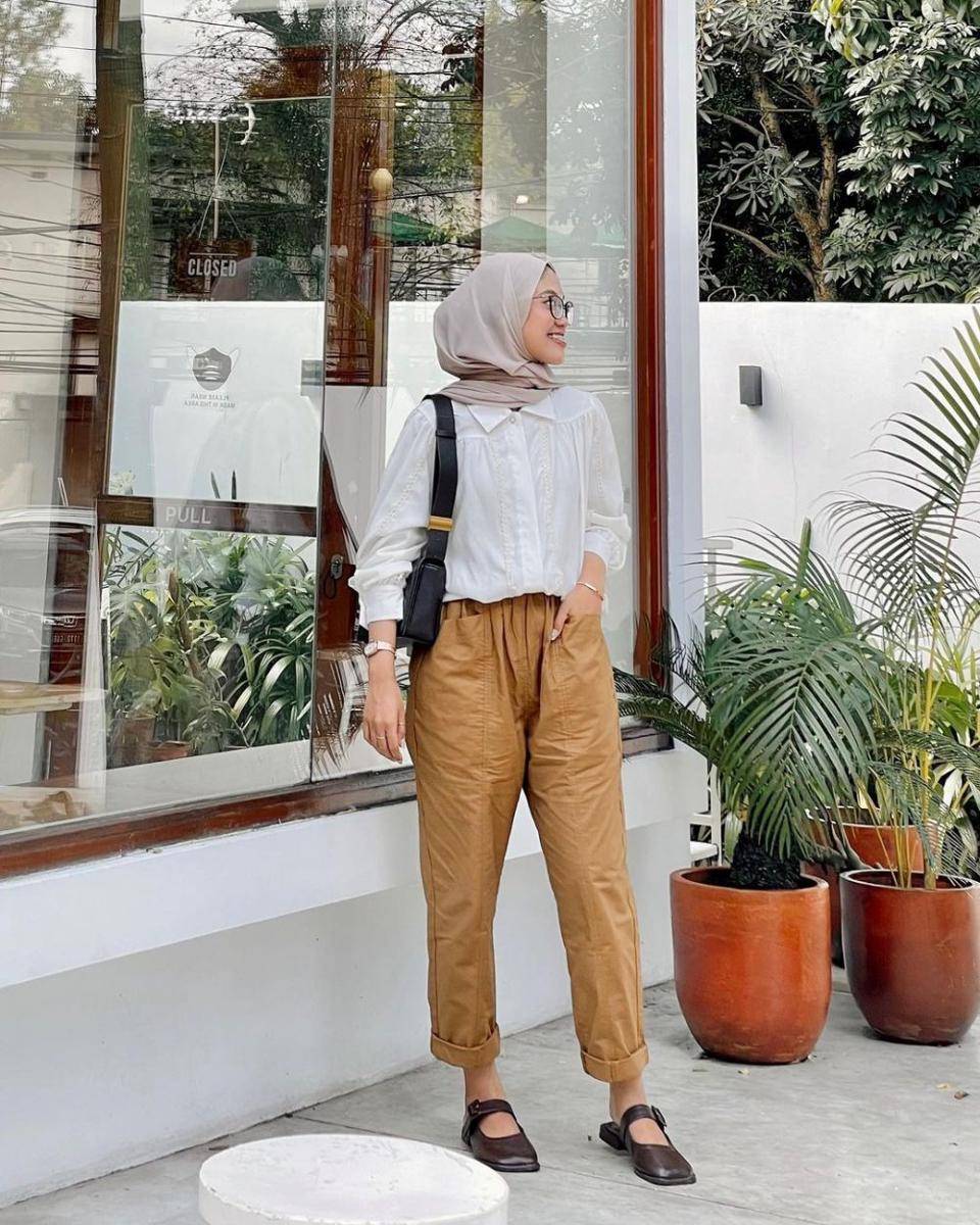 inspirasi padu padan kemeja untuk hijab (instagram.com/fitrahydy)