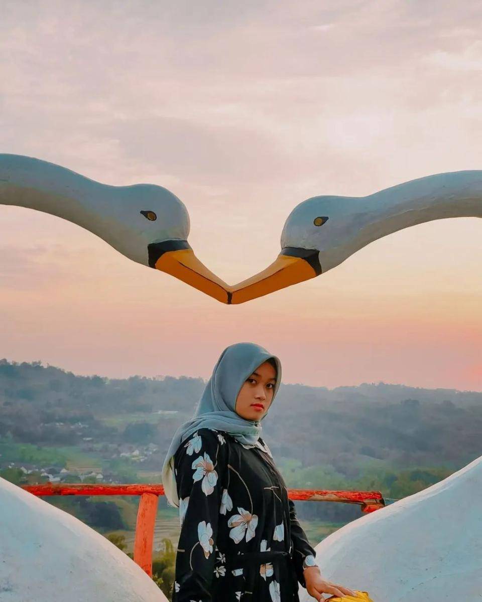 Pengunjung berswafoto. (Instagram/agroparkklumpitofficial)