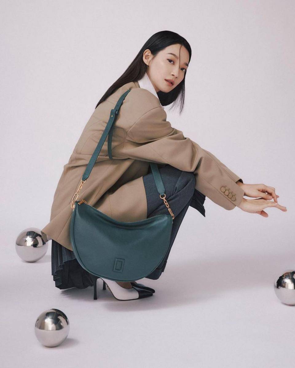 Shin Min Ah (instagram.com/illusomina)