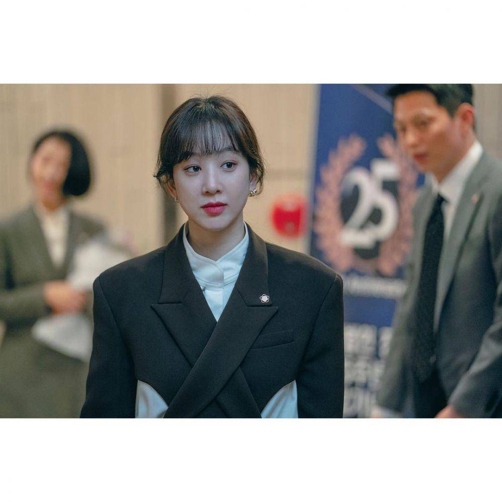 Jung Ryeo Won (instagram.com/yoanaloves)