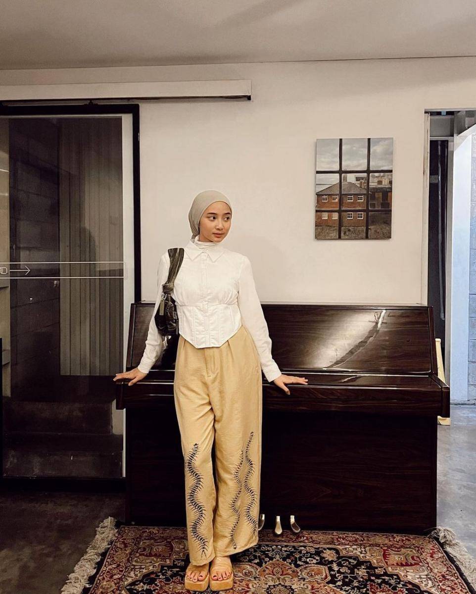 Baju kondangan ala Anselma (instagram.com/ansellmaputri)