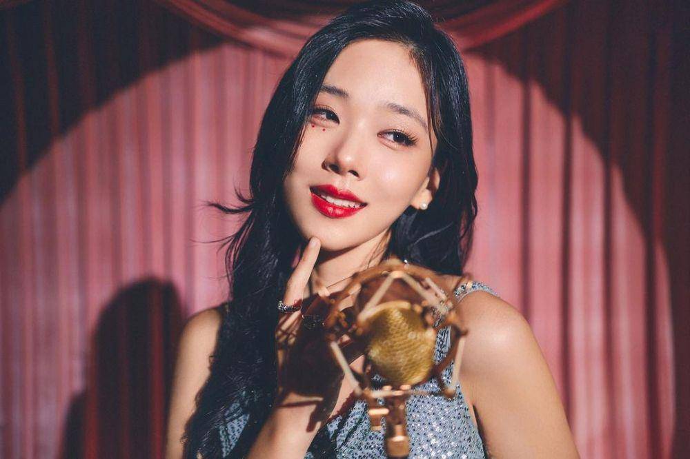 BIBI (instagram.com/nakedbibi)