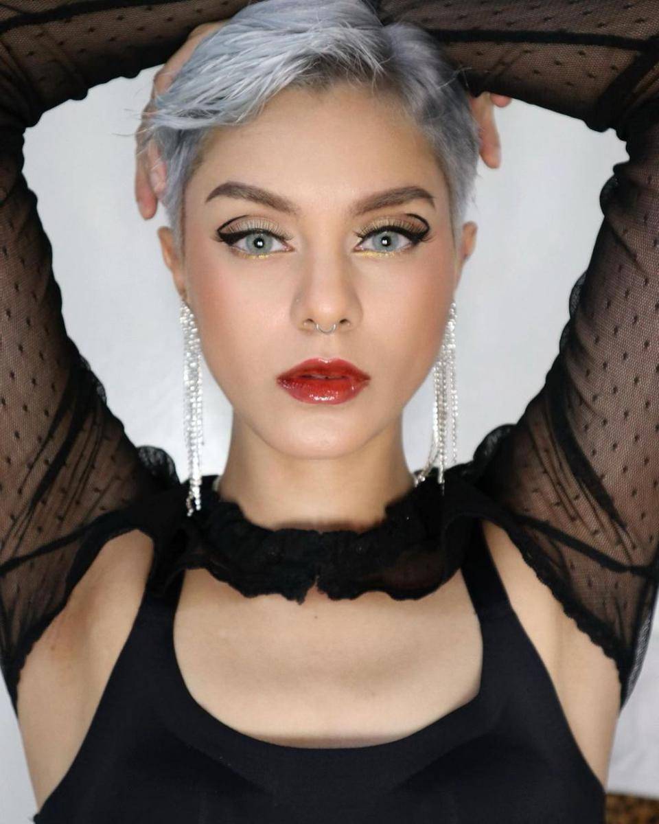 potret Jasmine Noor (instagram.com/plutomistress)