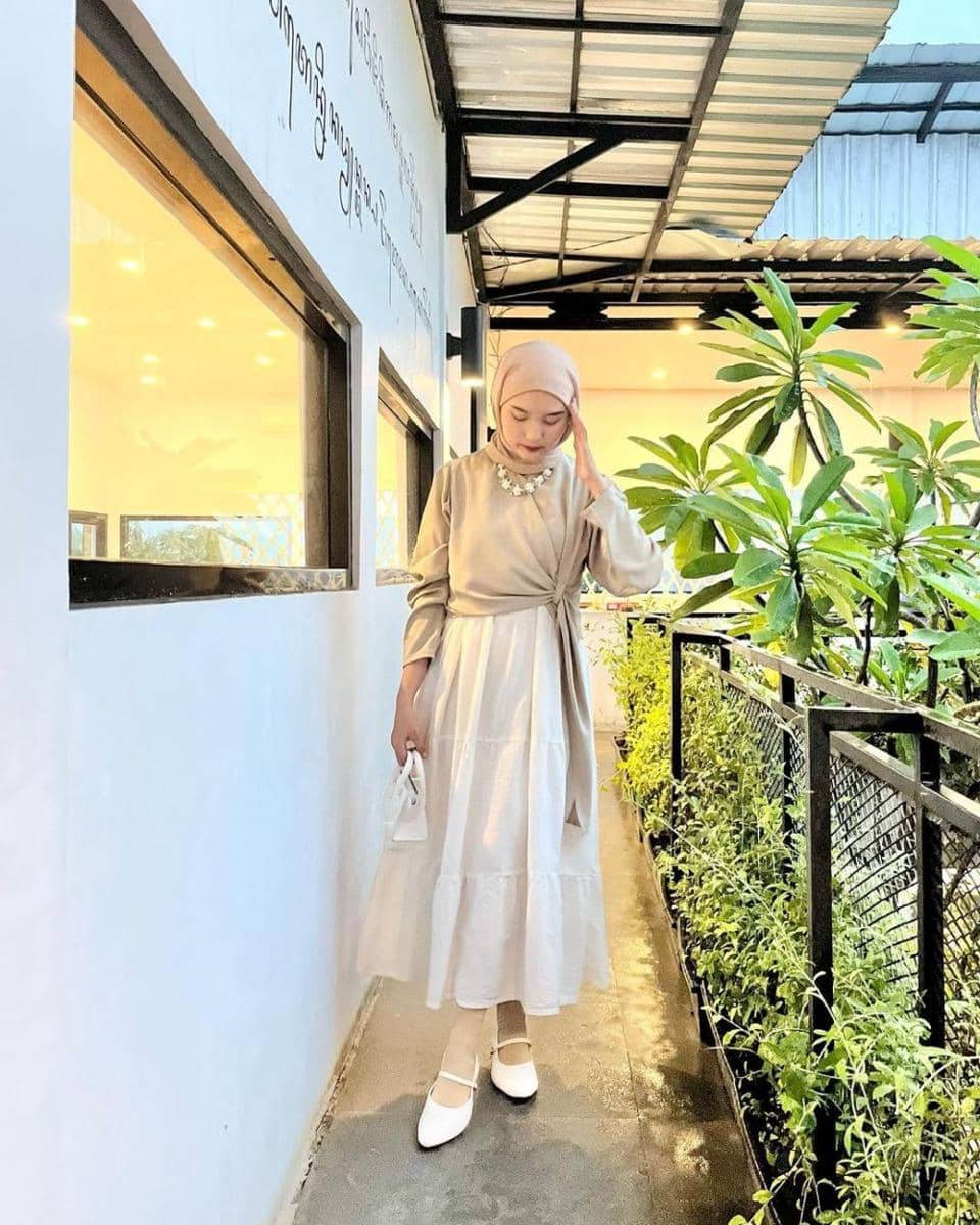 Padanan untuk busana kondangan ala Siska Amera (instagram.com/siskaamera)