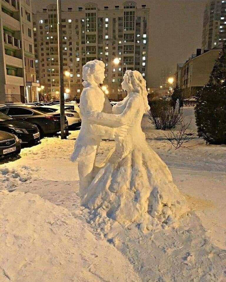 potret orang menikmati salju (reddit.com/user/HellsJuggernaut)