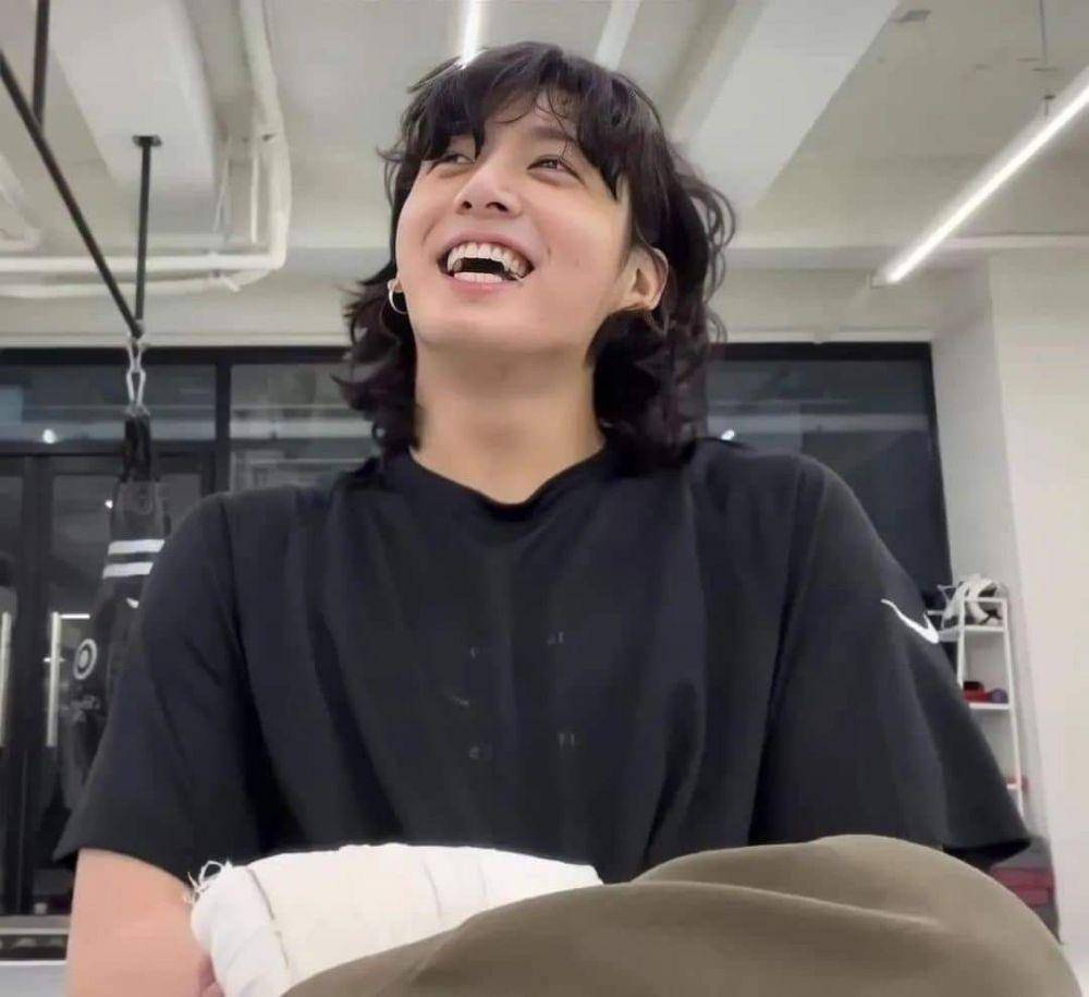 Rambut baru Jungkook BTS (Twitter.com/RAAO_97/)