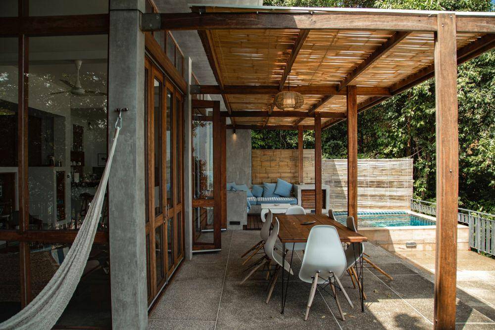ide kanopi untuk patio (pexels.com/@milivigerova)