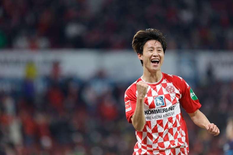 10 Potret Lee Jae Sung, Pemain Korea Selatan yang Panas di Bundesliga