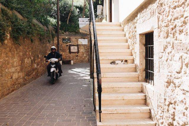 ilustrasi tangga (pexels.com/Catia Matos)