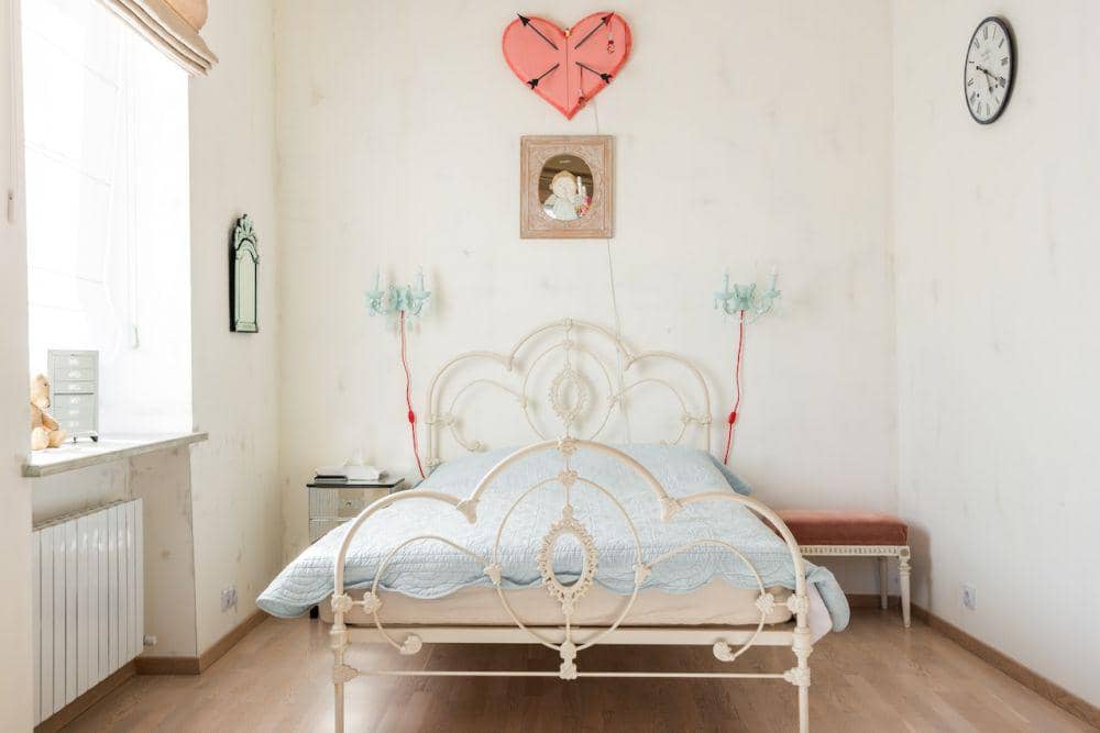 Ilustrasi kamar tidur retro yang estetik (pexels.com/Max Vakhtbovych)