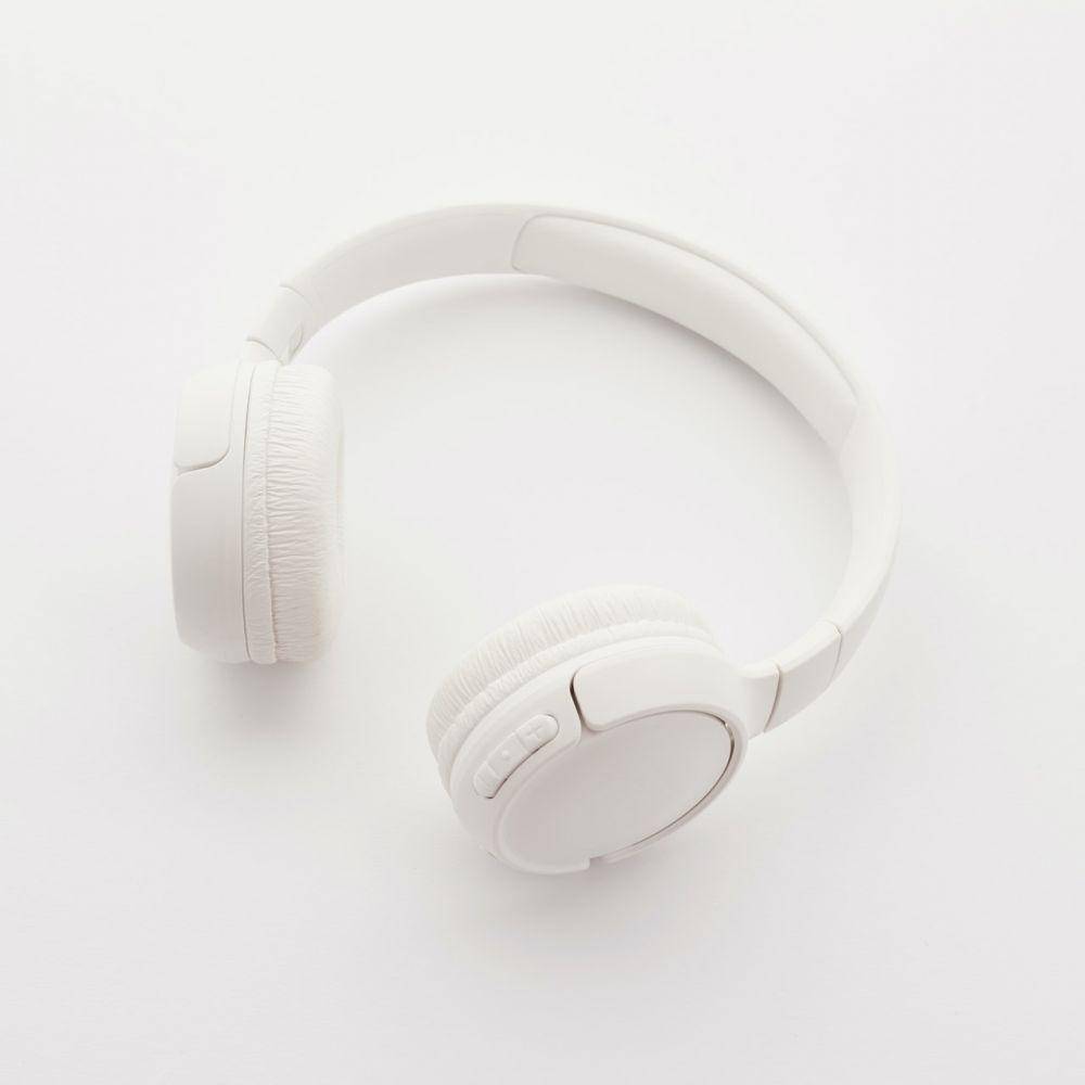 ilustrasi headphone (pexels.com/Sound On)
