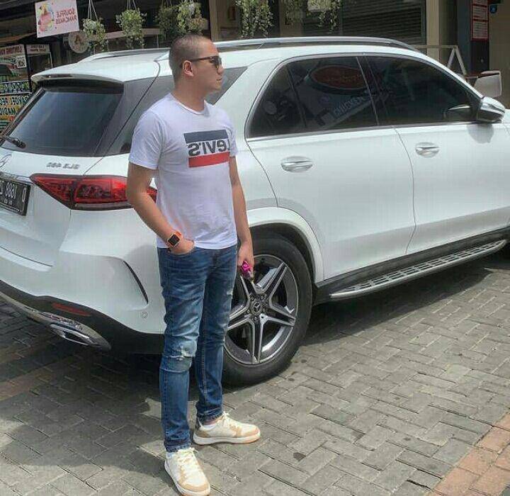 Ressa Herlambang (instagram.com/ressaherlambang)
