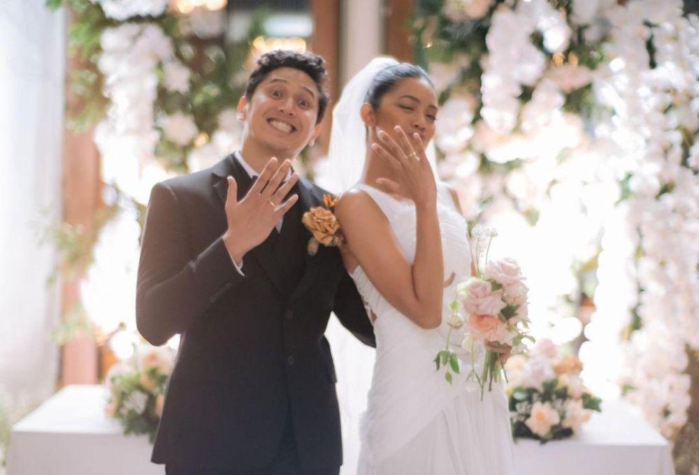 Akhirnya Sah, 9 Potret Pernikahan Michelle Tahalea & Roy Sungkono