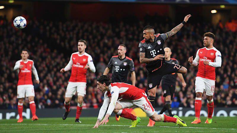 Bayern Munich melawan Arsenal di Liga Champions 2016/2017. (fcbayern.com)