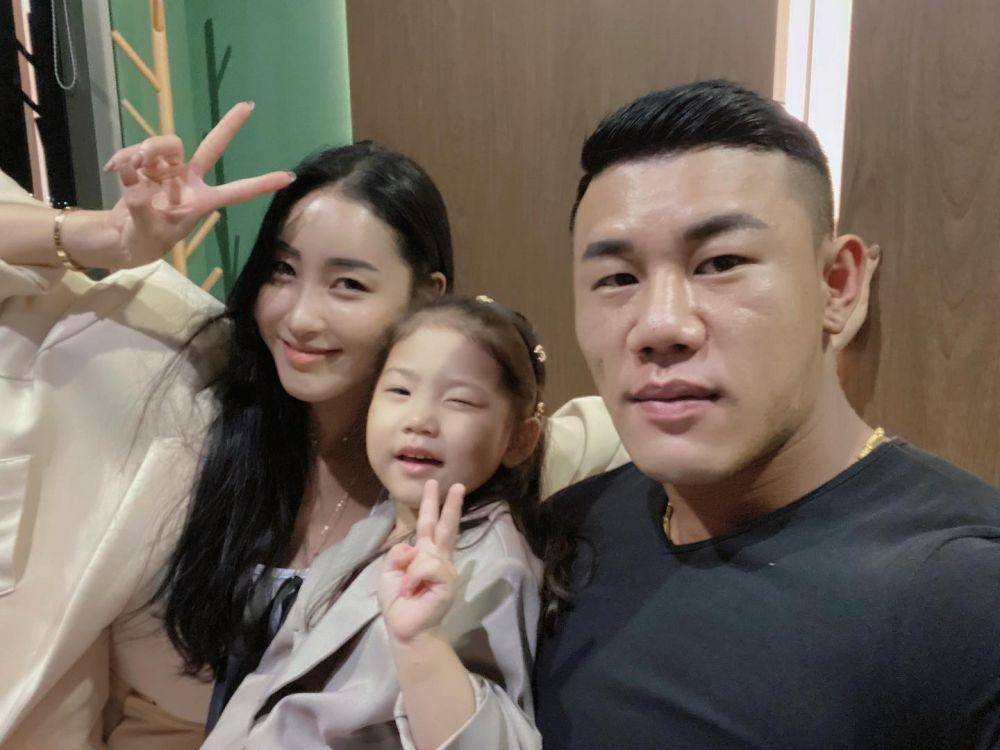 Kim Kang Min dan Song A Reum (instagram.com/kang_min_kim)