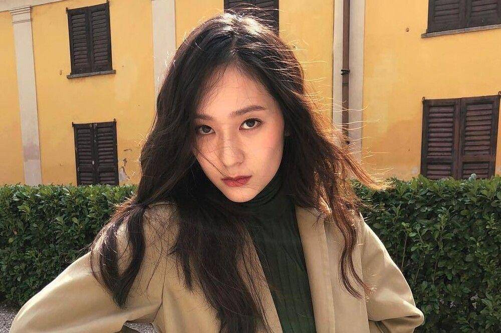Krystal Jung (instagram.com/vousmevoyez)