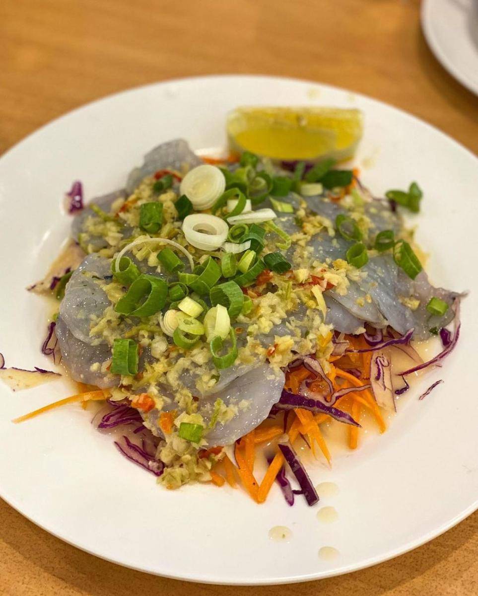 gong chae nam pla (instagram.com/ouber_eats)