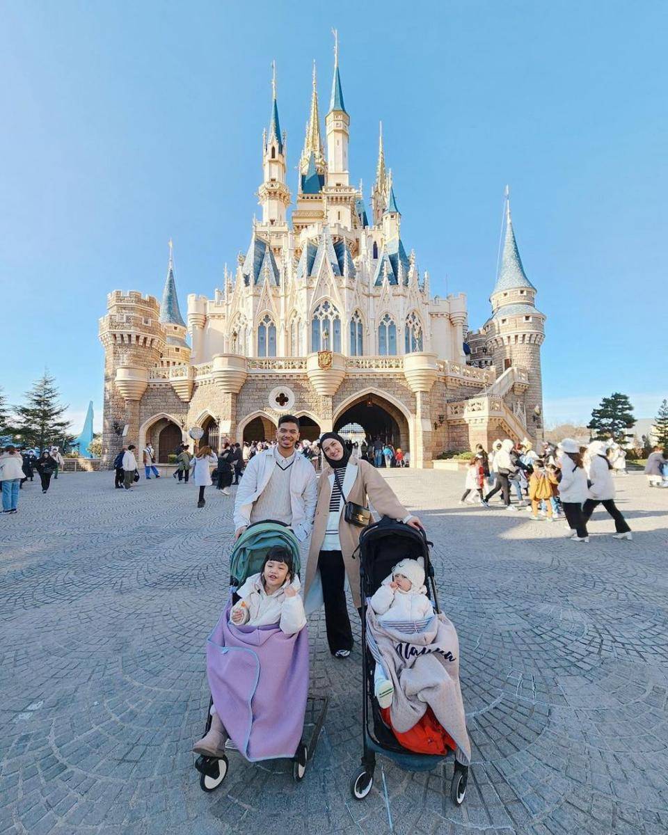 potret Dwi Handa dan keluarga liburan di Jepang (instagram.com/dwihandaanda)