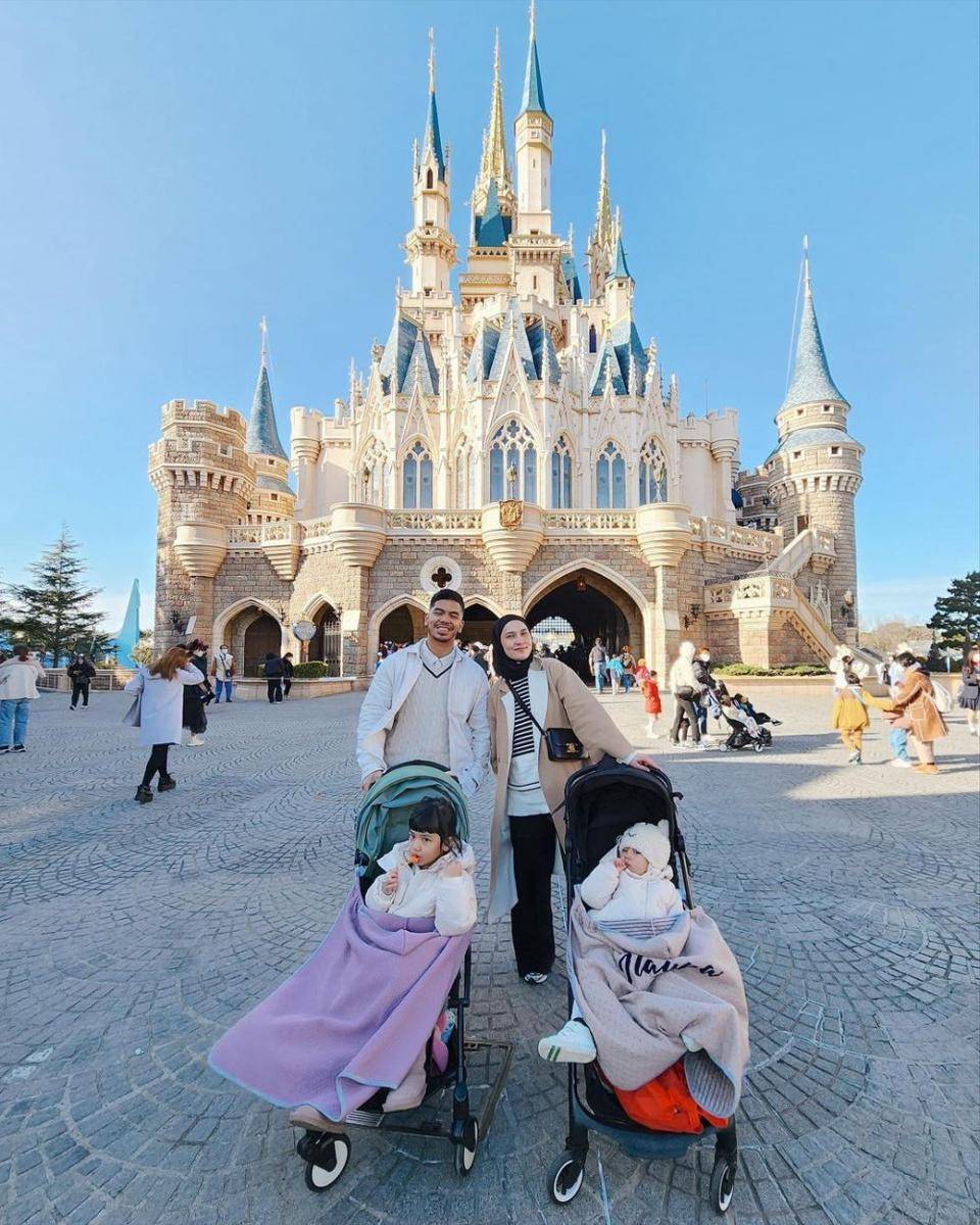 potret Dwi Handa dan keluarga liburan di Jepang (instagram.com/dwihandaanda)