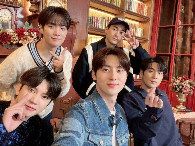 NU'EST (twitter.com/NUESTNEWS/)
