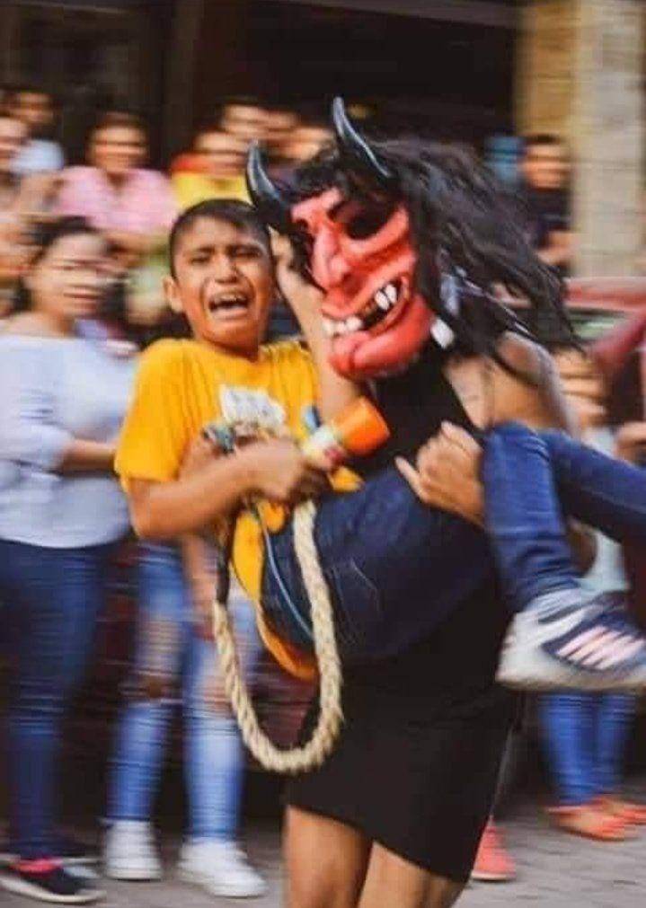 anak kecil apes (twitter.com/mideysmith)
