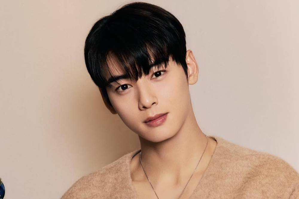 Cha Eun Woo (instagram.com/eunwo.o_c)
