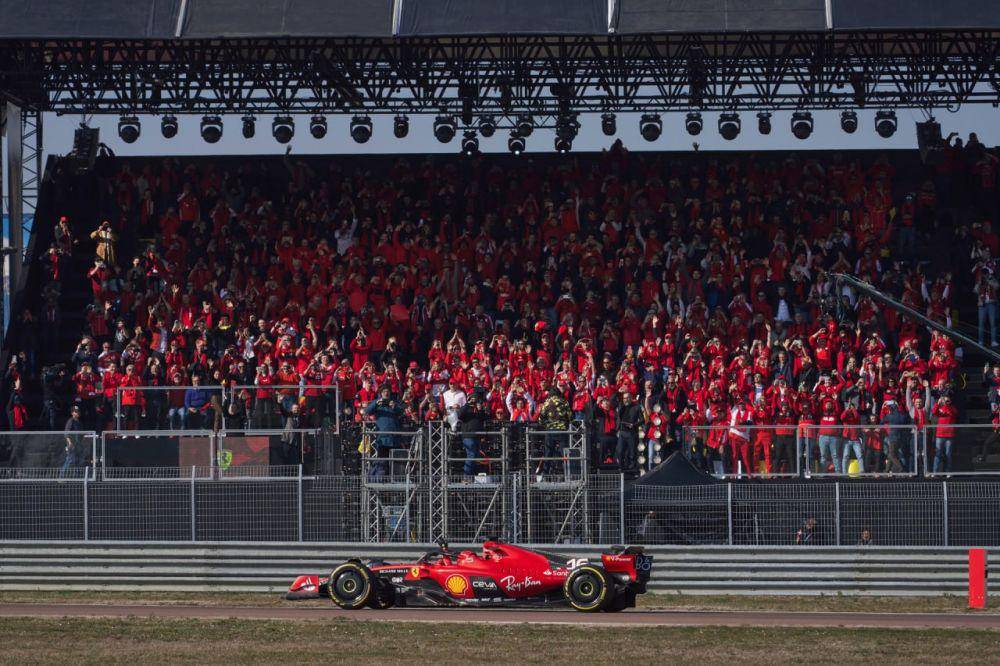 Charles Leclerc saat menjajal SF-23 di Fiorano (twitter.com/ScuderiaFerrari)