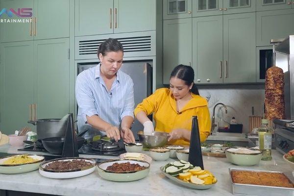 10 Momen Nagita Datangkan Chef untuk Masak Kebab di Rumahnya, Ngiler!