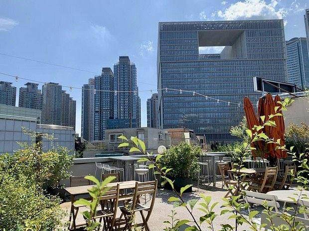 The 100 Factory (instagram.com/the100foodtruck_the100terrace)