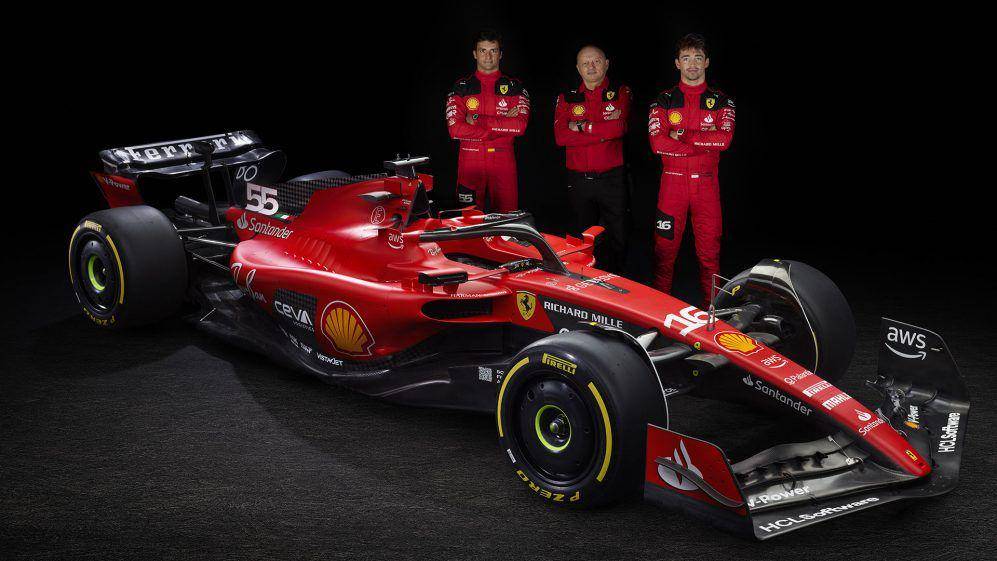 mobil Ferrari SF-23 (formula1.com)