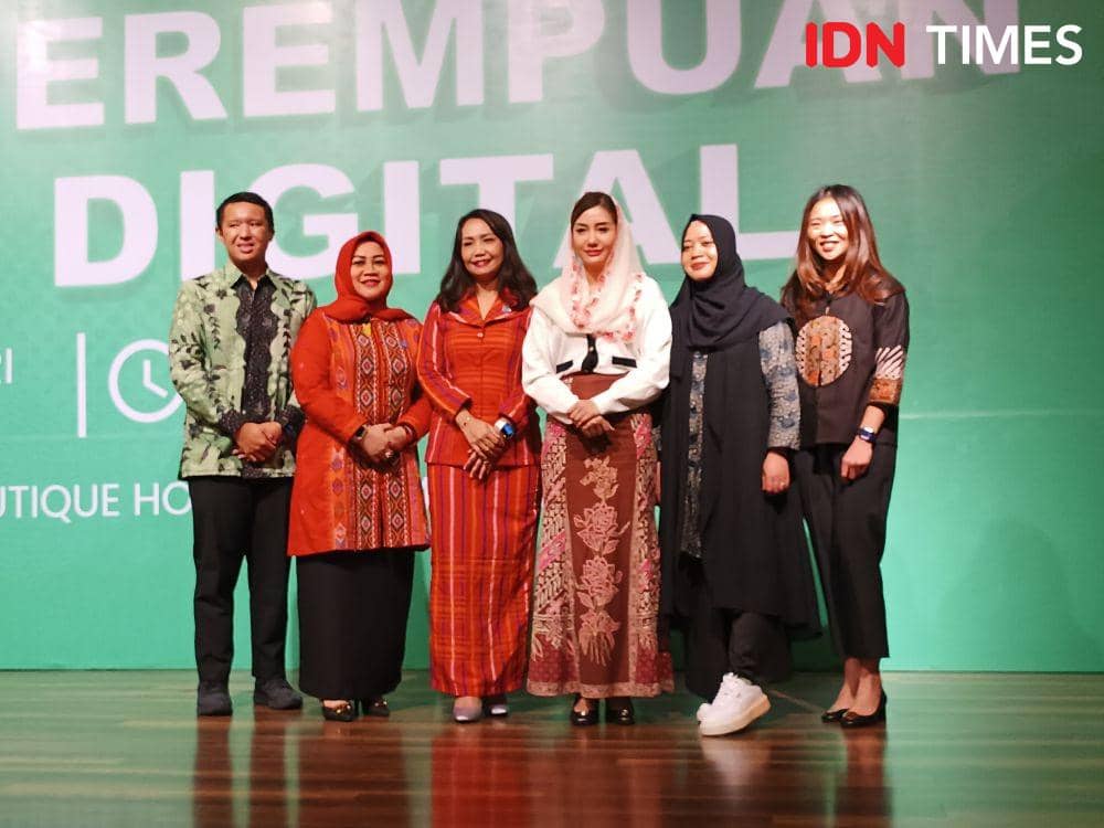 Kepala Divisi Kebijakan Publik dan Pemerintah Daerah Tokopedia, Emmiryzan (kiri). (IDN Times/Masdalena Napitupulu)