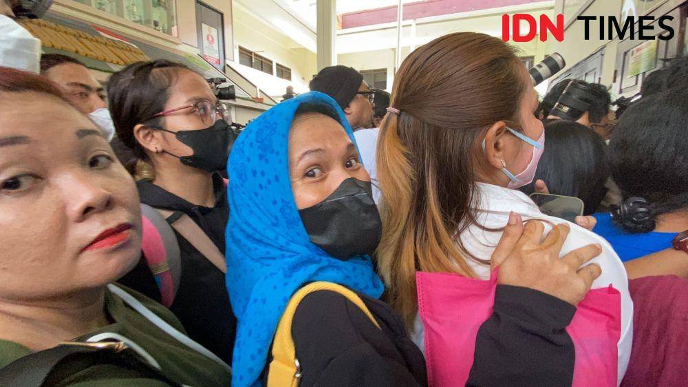 Yana, fans Bharada E asal Tasikmalaya. (IDN Times/Amir Faisol)