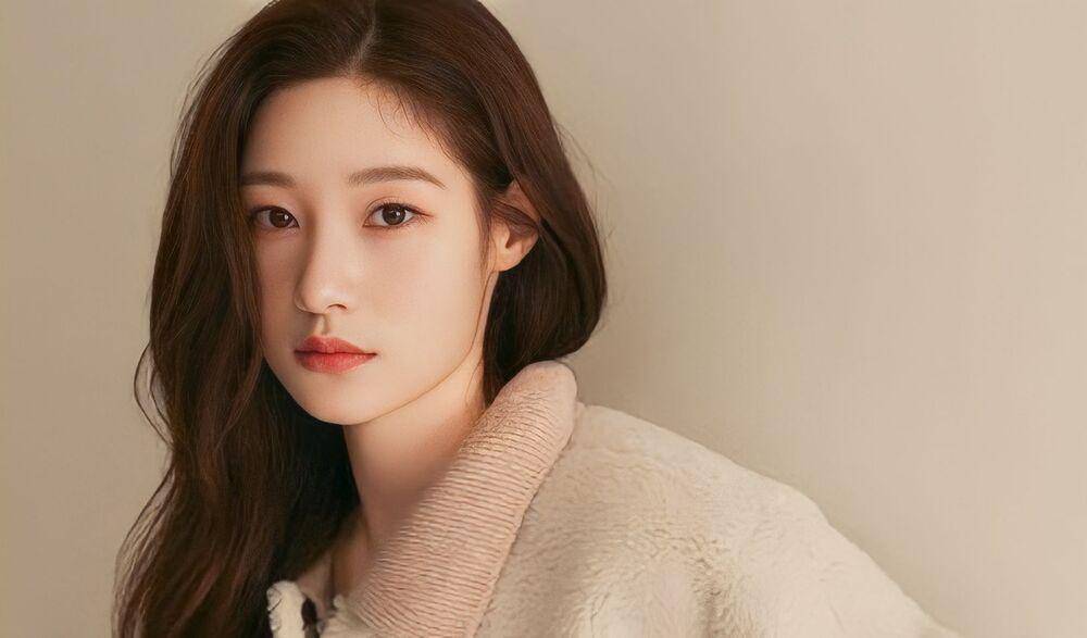 Jung Chaeyeon (instagram.com/j_chaeyeoni)