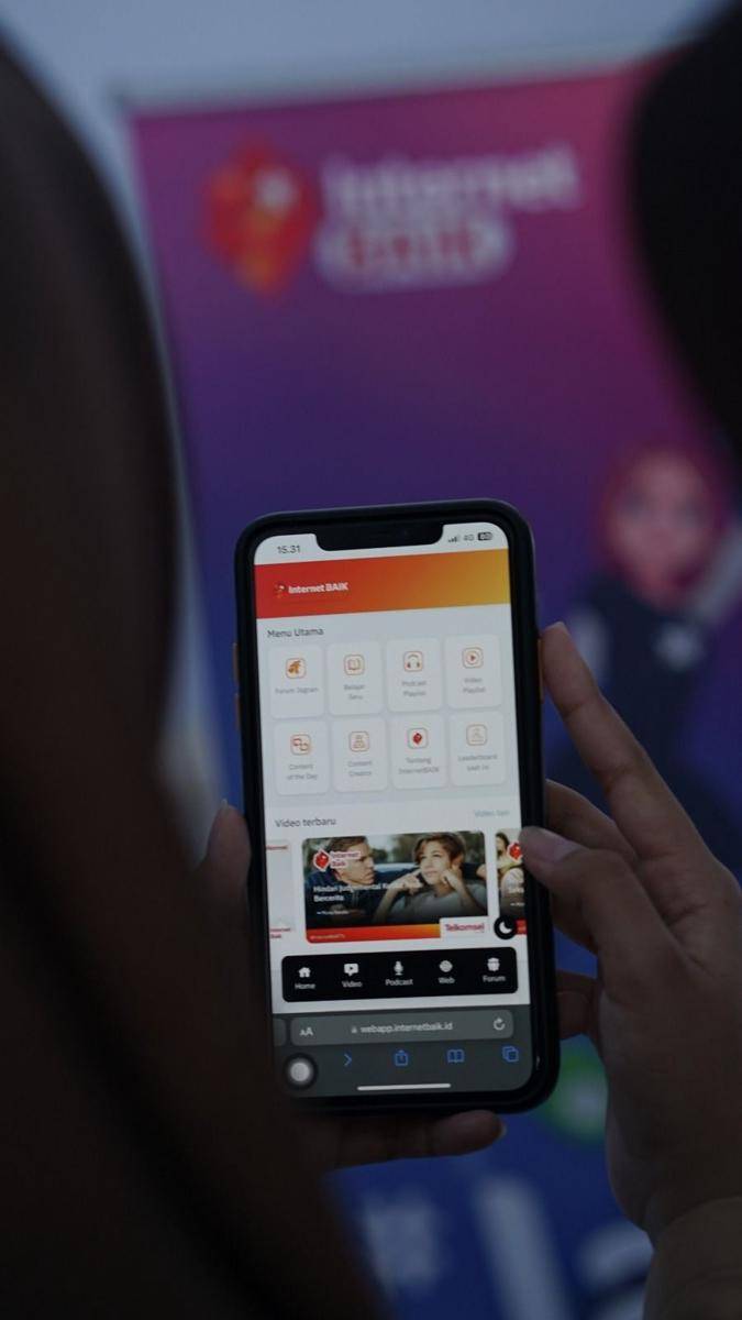 Telkomsel menggelar rangkaian aktivitas Corporate Social Responsibility (CSR) yakni Program Internet BAIK. (Dok. Telkomsel).