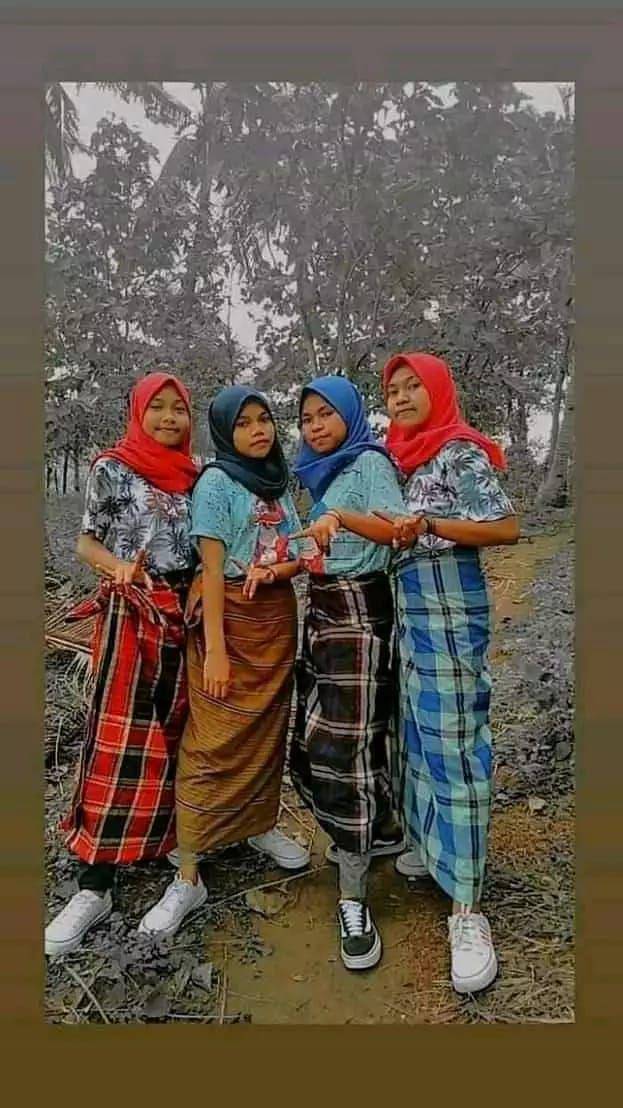 momen lucu cewek saat foto bareng (instagram.com/awreceh.id)
