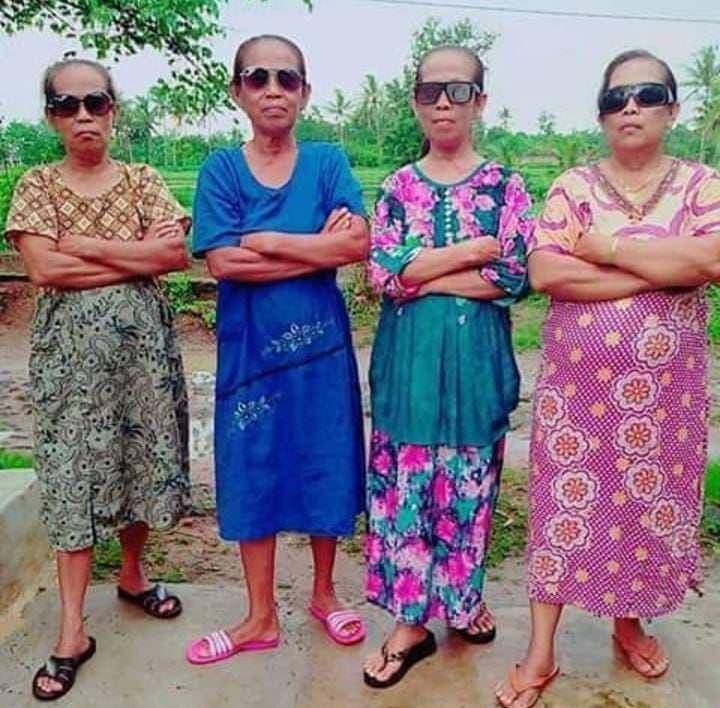 momen lucu cewek saat foto bareng (instagram.com/sukijan.id)