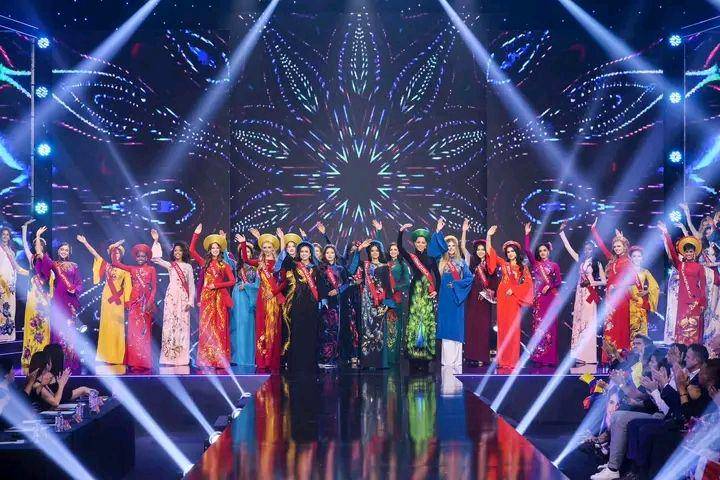 Potret Penampilan Olivia Tan di Preliminary Miss Charm 2023 (Facebook.com/Miss Charm)