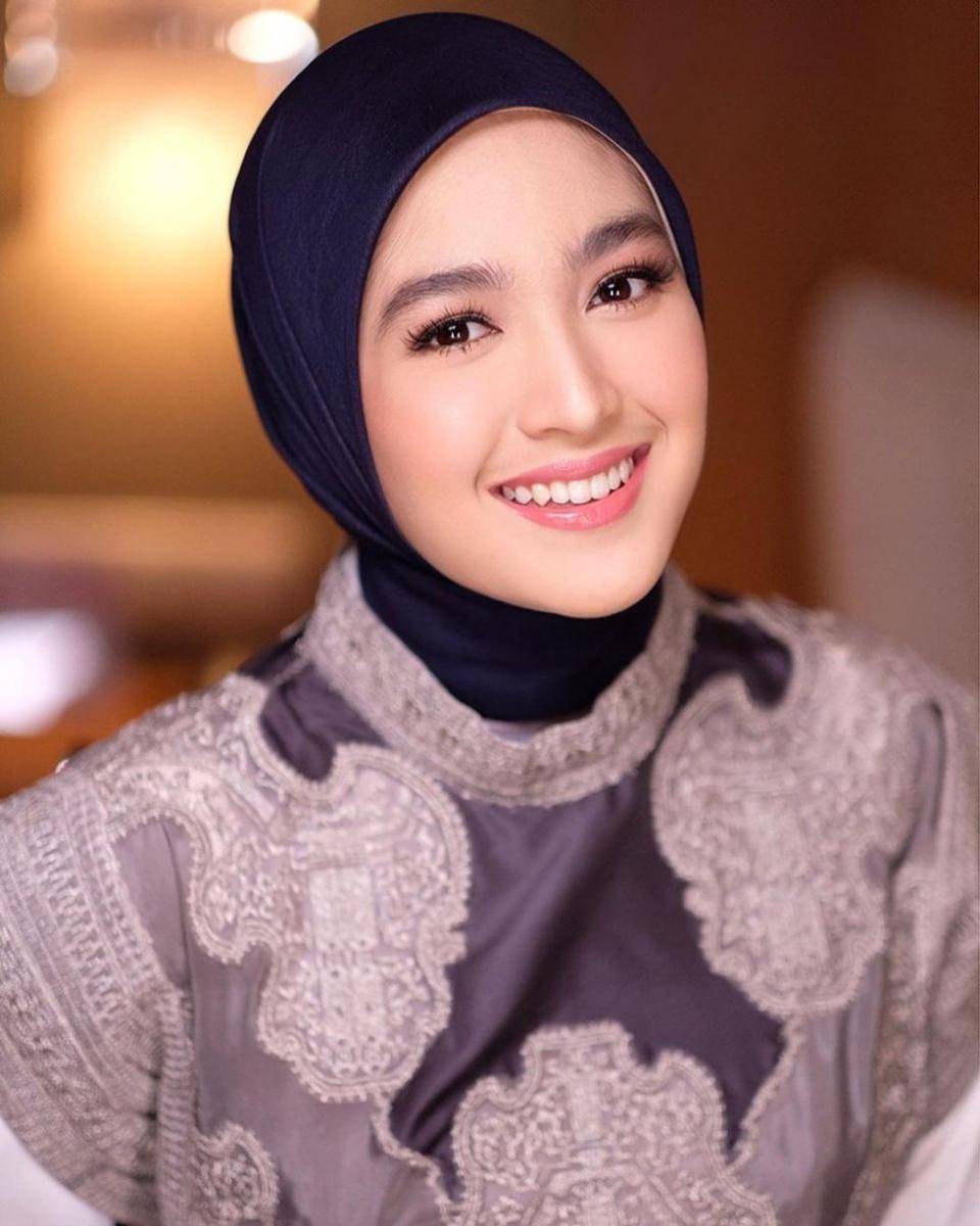 Makeup wisuda. (instagram.com/marlenehariman)