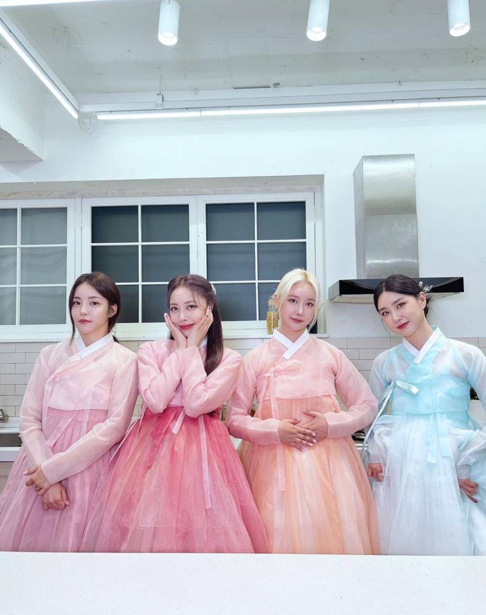 Brave Girls (instagram.com/bravegirls.official)