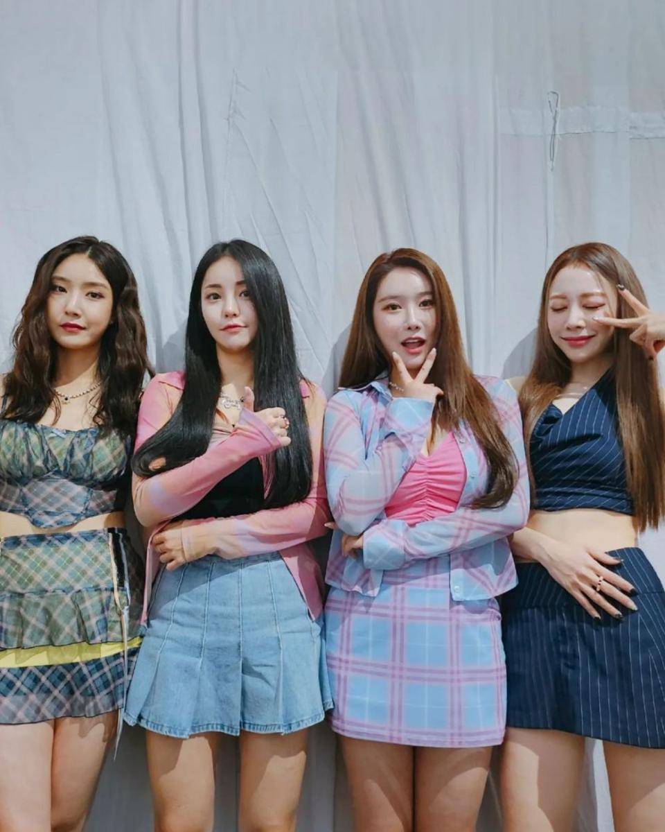 Brave Girls (instagram.com/bravegirls.official)