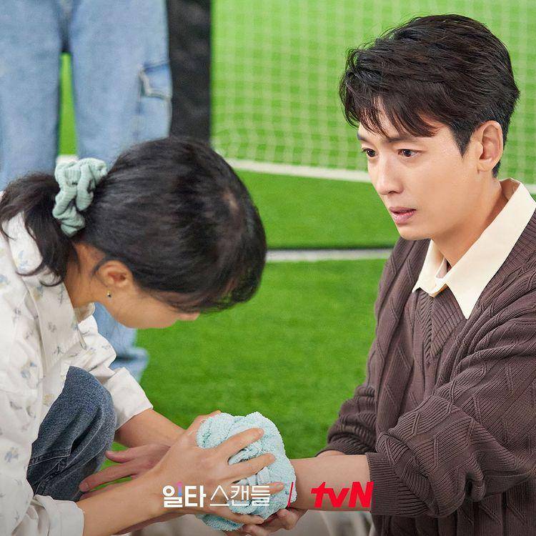 Jung Kyoung Ho dan Jeon Do Yeon di drama Crash Course in Romance (instagram.com/tvn_drama)