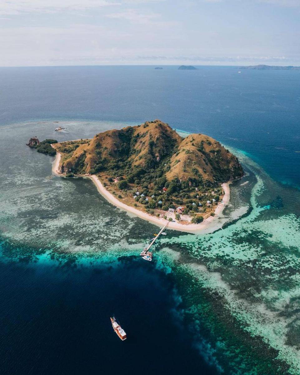 Pulau Kanawa (instagram.com/hidwii)