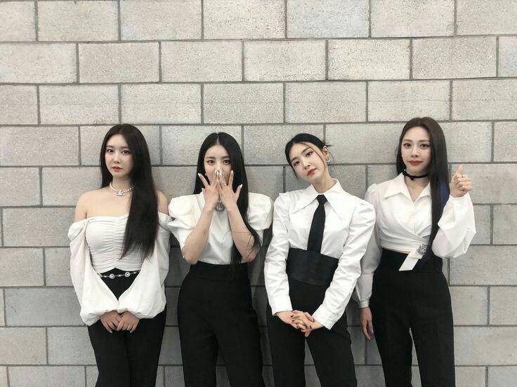 Brave Girls (instagram.com/bravegirls.official/)
