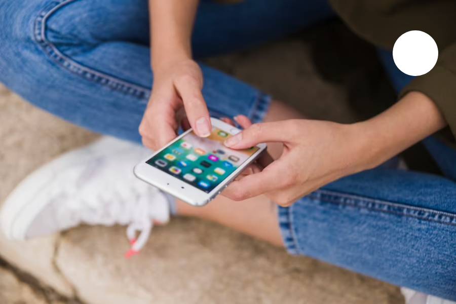 ilustrasi hapus akun TikTok permanen (freepik.com)