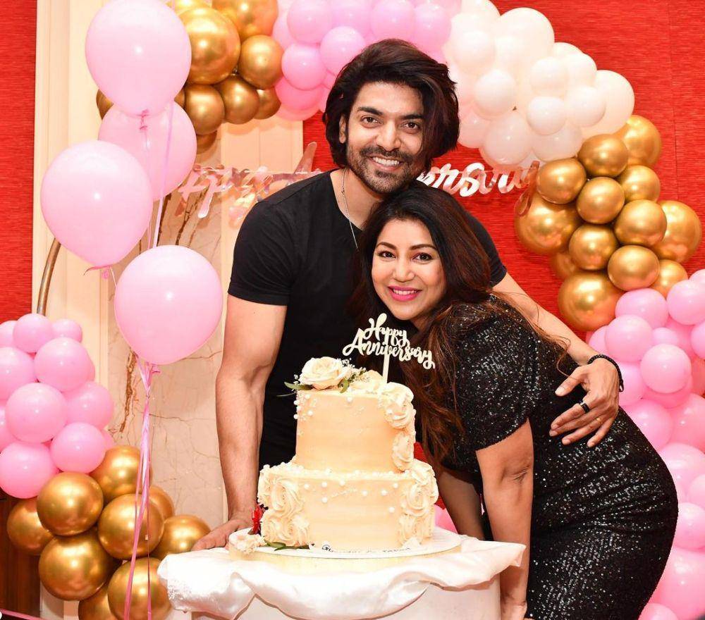 Debina Bonnerjee dan suami (instagram.com/debinabon)