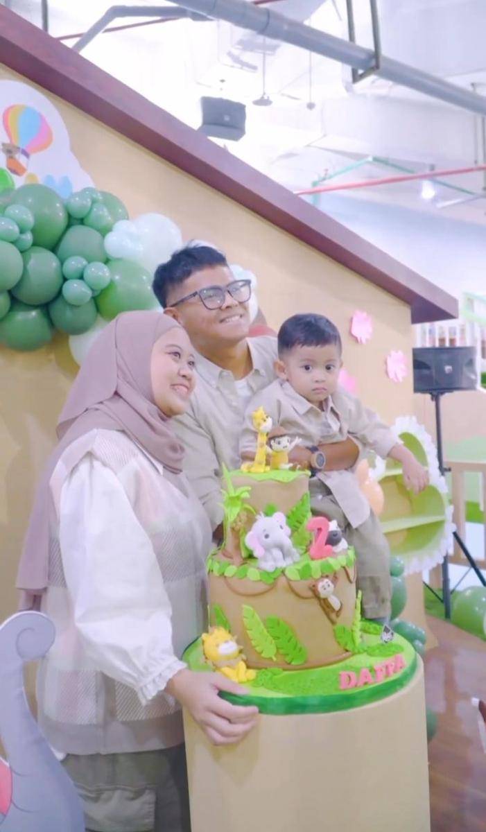 potret ultah ke-2 Daffa (instagram.com/musdalifahbasri)